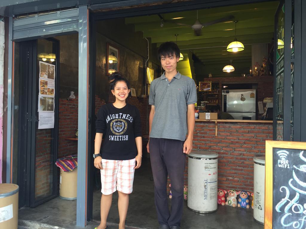 Hometown Hostel Samut Songkhram Екстер'єр фото